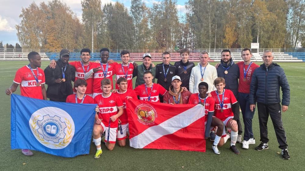 “Спартак–КПРФ” — бронзовый призёр Первенства Белгородской области по футболу 2025 года