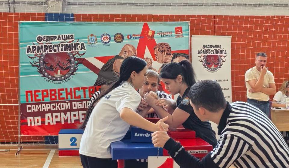 Самарские коммунисты выступили партнерами ежегодного турнира по армрестлингу