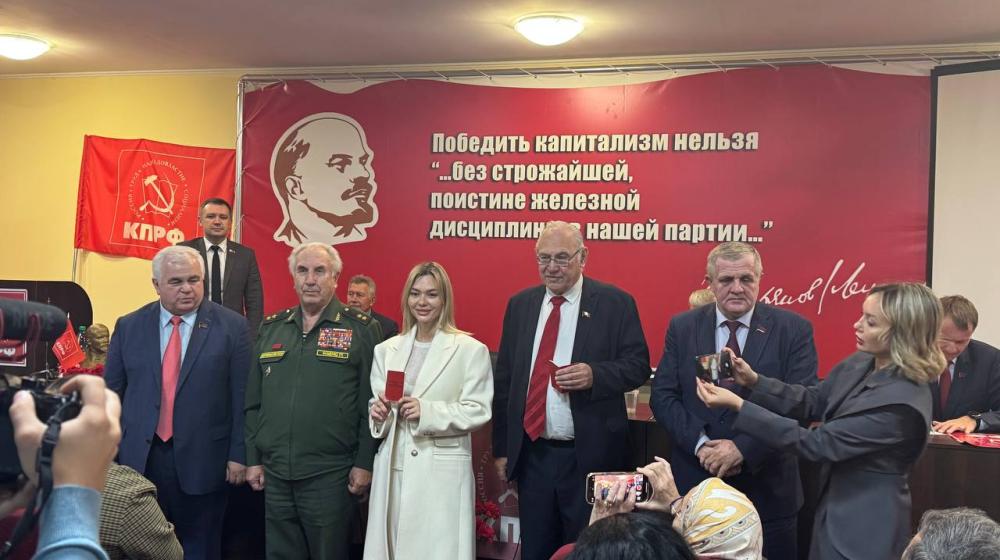 Коммунисты Донецкой Народной Республики достойно отметили дату воссоединения с Россией