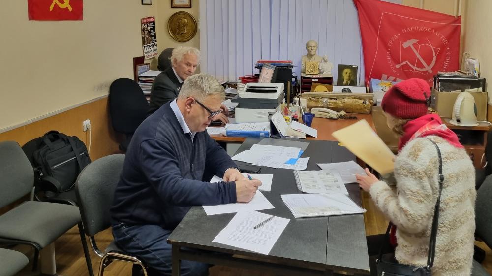 Руководитель фракции КПРФ Александр Наумов провел прием граждан в Ленинском городском округе