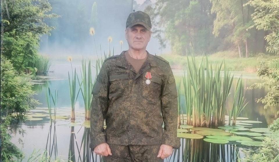 Новгородский коммунист получил боевую награду