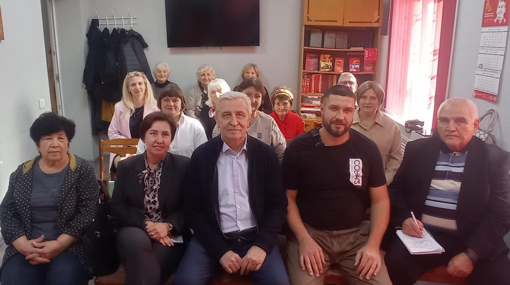 Краснодарский край. Коммунист-депутат Госдумы Н.И. Осадчий провел в Тимашевске встречу с партийным активом и избирателями