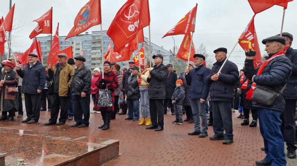 В Рязани прошли торжественные мероприятия в честь 108-й годовщины Великого Октября