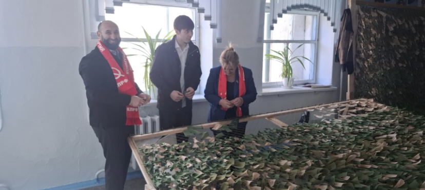 В Каспийске прошла встреча депутатов КПРФ с преподавателями города, приуроченная ко Дню рождения Комсомола