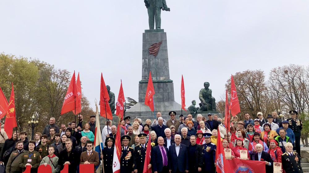Севастополь отметил День Великого Октября