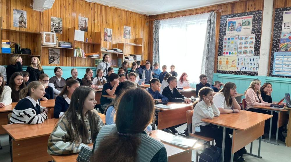 В Забайкалье коммунисты рассказали о пионерии школьникам Лесного Городка