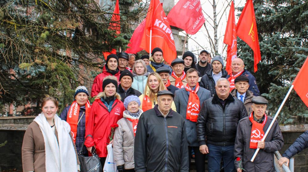 Республика Удмуртия: «Великому Октябрю – бессмертная слава!»