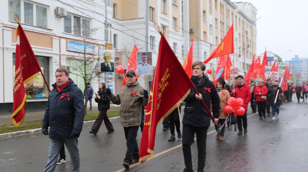 Марш красных. Саранск встретил годовщину Великого Октября
