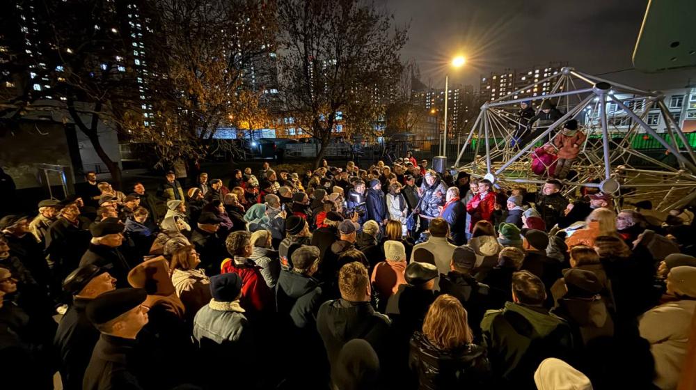 «Советская Россия»: В Москве «закупорили» поликлиники и детские площадки