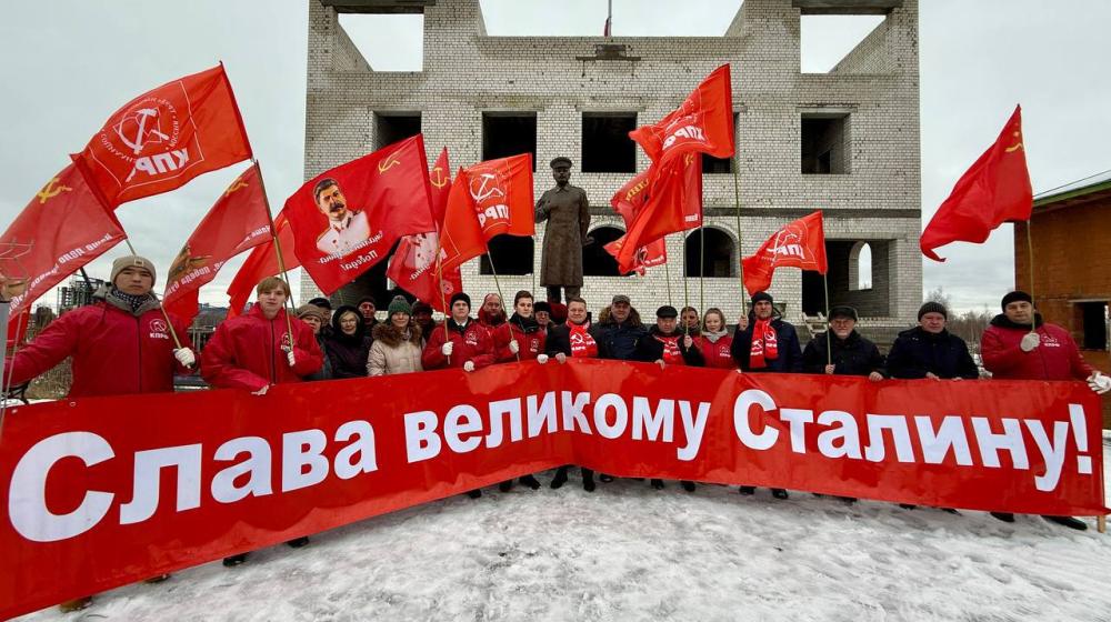Нижегородские коммунисты почтили память И.В. Сталина в день его 146-летия