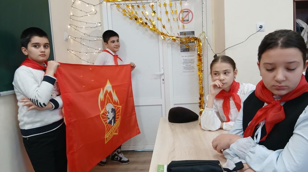 Кабардино-Балкария. В общеобразовательной школе №2 города Нарткалы создан пионерский отряд