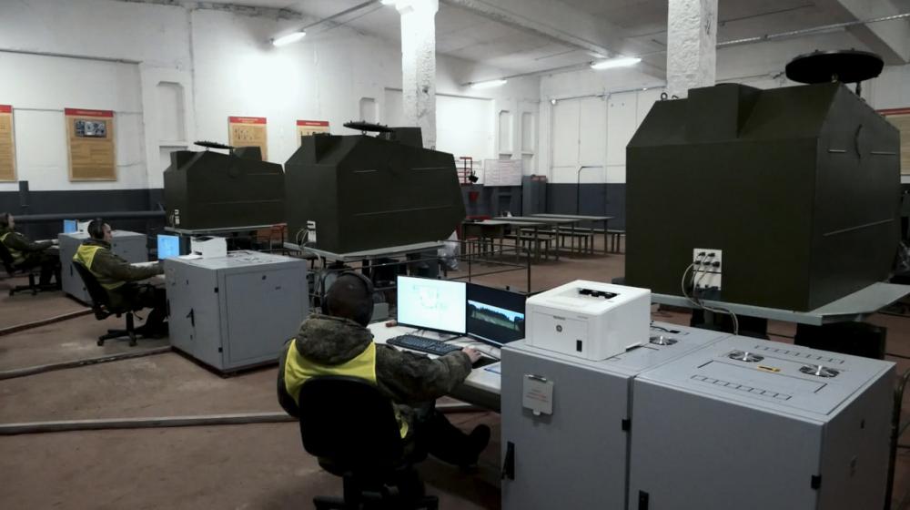 В День воинской славы нижегородские коммунисты организовали экскурсию для студентов в воинскую часть