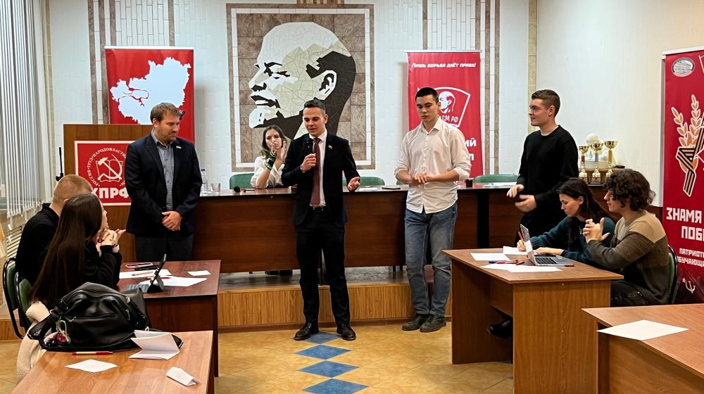 Состоялся турнир за кубок Самарского комсомола 2025 года по парламентским дебатам