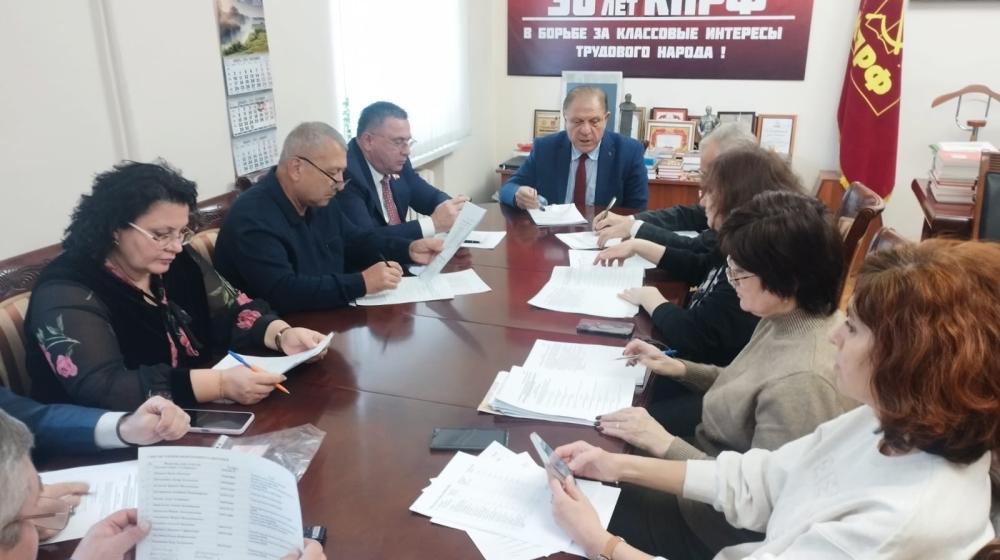 Коммунисты Кабардино-Балкарии и сторонники партии требуют прекратить политическое преследование коммунистов Алтайского края Людмилы Клюшниковой и Светланы Кербер