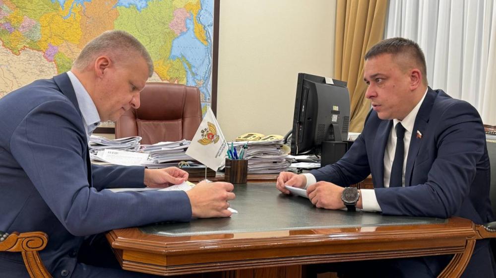 Сенатор Айрат Гибатдинов обсудил с заместителем министра просвещения РФ Андреем Николаевым развитие образовательной инфраструктуры в Ульяновской области