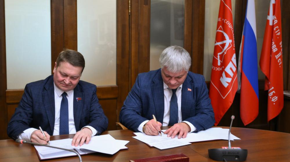 Коммунисты Республики Беларусь поддержали инициативу установки памятника Сталину в Нижнем Новгороде