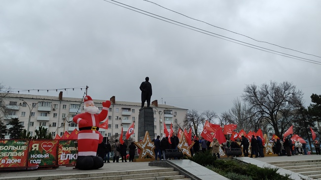 «НЕТ - тарифному и ценовому грабежу! Да - социально-экономическому благополучию людей труда!». Ростовские коммунисты провели митинг против повышения тарифов на услуги ЖКХ