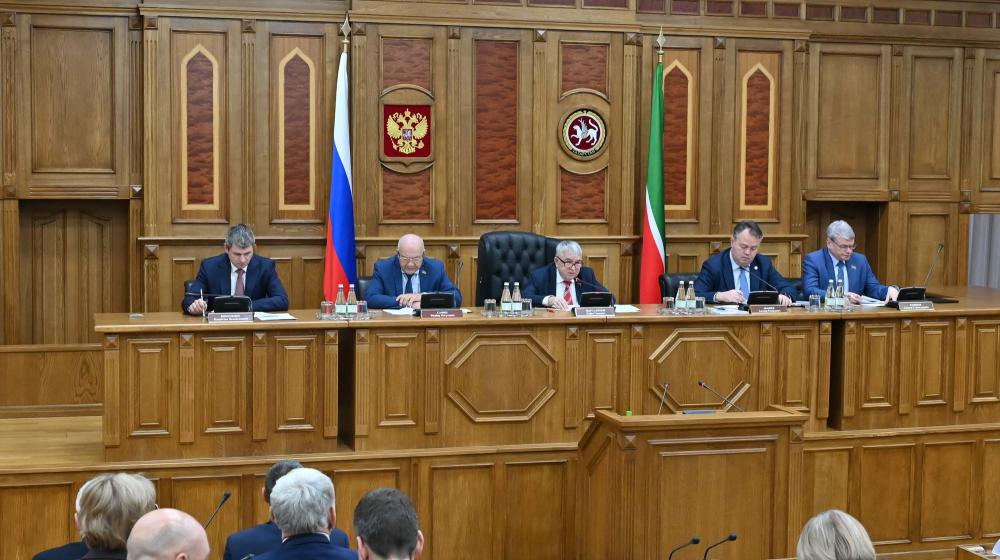 Члены фракции КПРФ в Госсовете Татарстана обсудили ключевые вопросы в системе здравоохранения республики