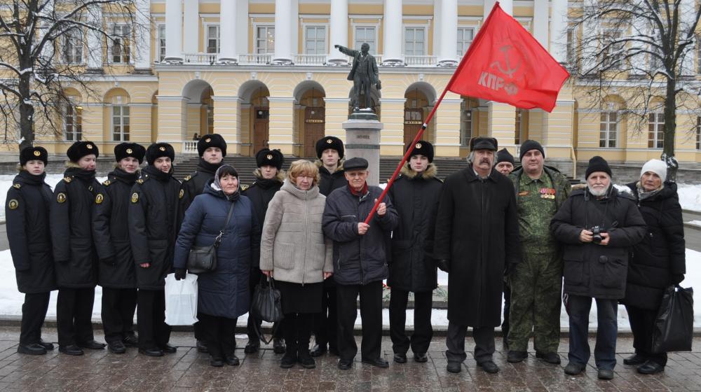 Коммунисты Города трех революций провели акции о В.И. Ленине