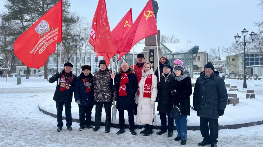 Ленин с нами! Вологодские коммунисты почтили память вождя пролетариата