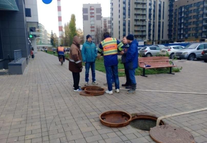 Москва. Народная приемная КПРФ в ВАО. Дом сдали и забыли. Жители Метрогородка столкнулись с последствиями реновации