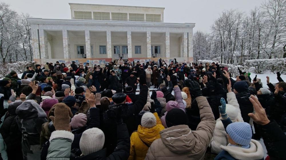 Корреспондент «Правды»: мусорная свалка на костях бойцов?