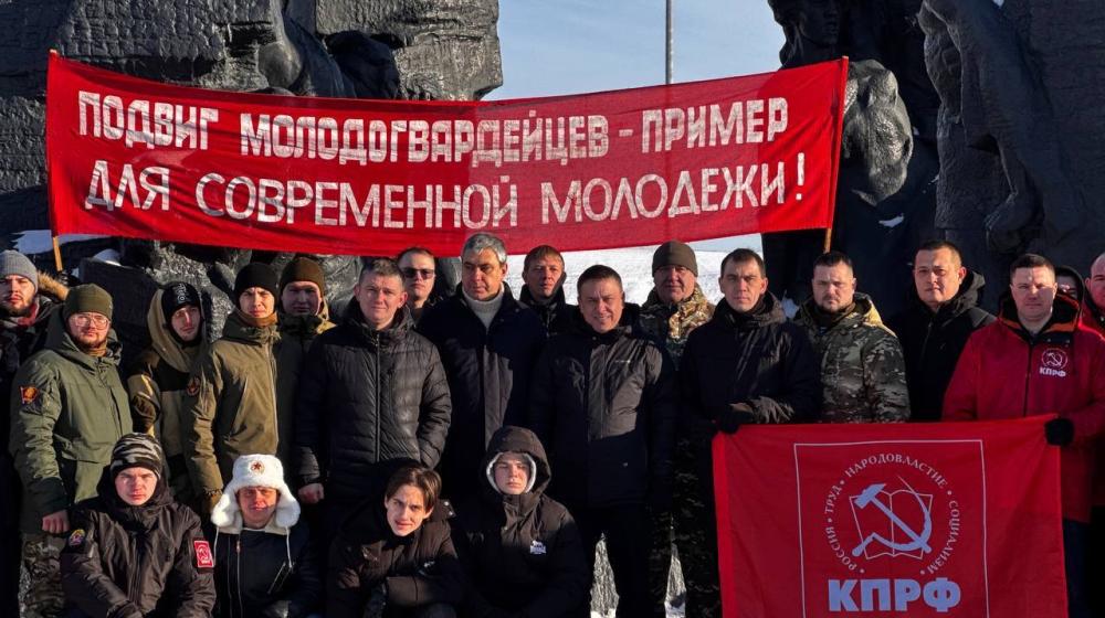 Айрат Гибатдинов в освобожденных регионах почтил память героев Великой Отечественной и встретился с героями СВО