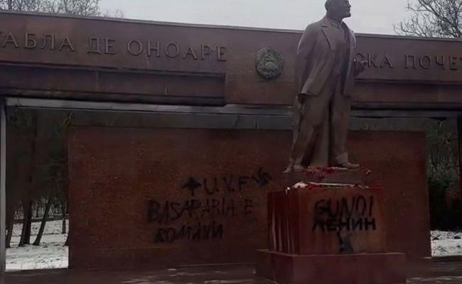 Казбек Тайсаев: "Акт нацистского вандализма в Кишиневе: повторяется ли украинский сценарий?"