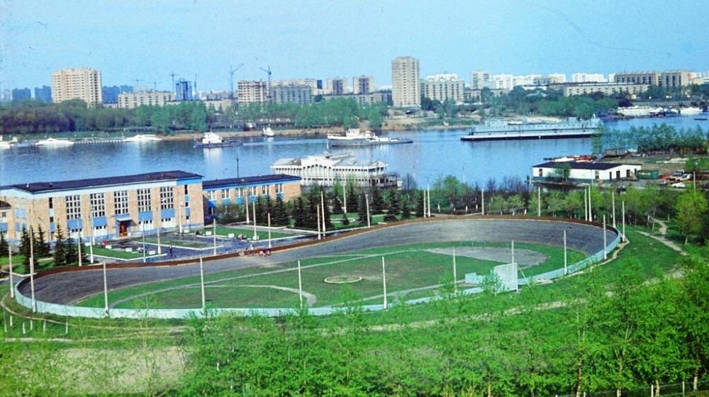 Москва. Народная приемная КПРФ. Депутат Госдумы Сергей Обухов взял под депутатский контроль прохождение государственной экспертизы проектной документации по территории «Трудовые резервы»