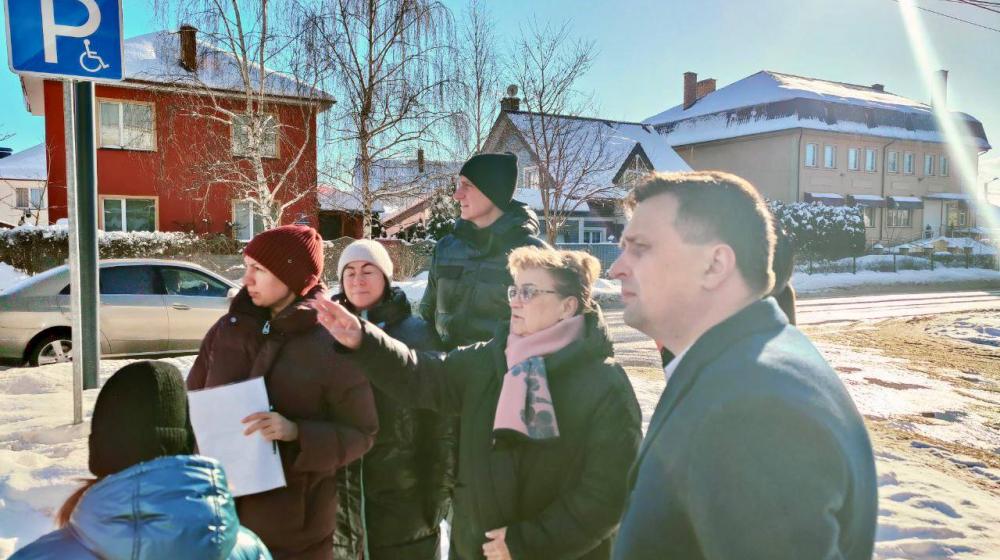 Ольга Алимова в ходе рабочей поездки в Калининградскую область посетила микрорайон «Невский парк»