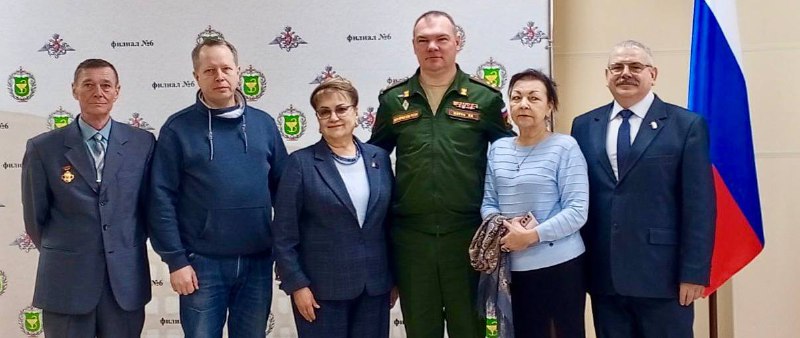 Ольга Алимова вместе с Ольгой Лубковой и Владимиром Есиповым побывала в филиале Центрального военного клинического госпиталя имени А.А. Вишневского в Пугачёве