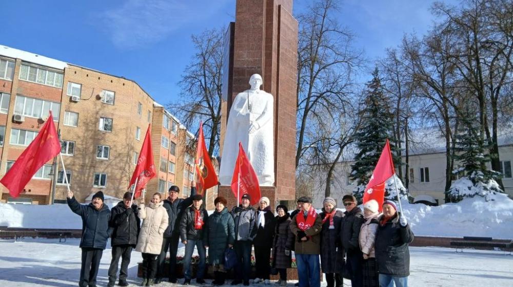 Подмосковные коммунисты: Низкий поклон вам, защитники Родины!