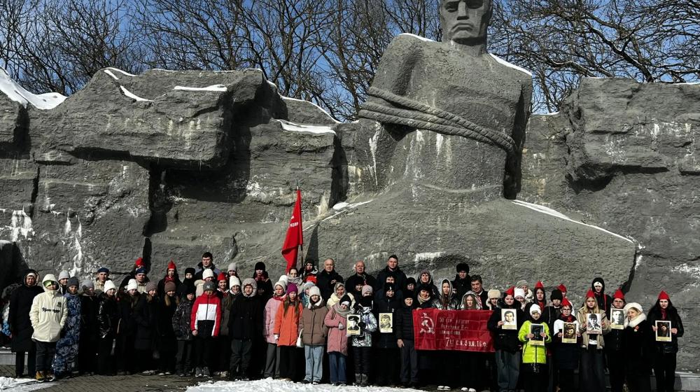 Ставропольский край. Коммунисты возложили цветы на мемориальном комплексе «Холодный родник»