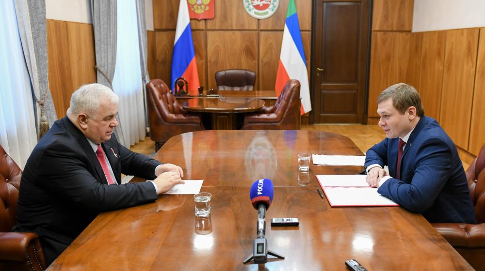 Казбек Тайсаев завершил работу в Республике Хакасия