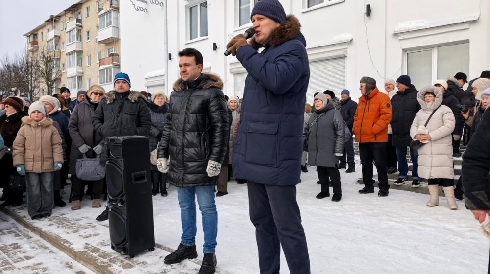 В Кольчугино состоялась встреча депутата Госдумы А.В. Куринного с жителями за сохранение роддома