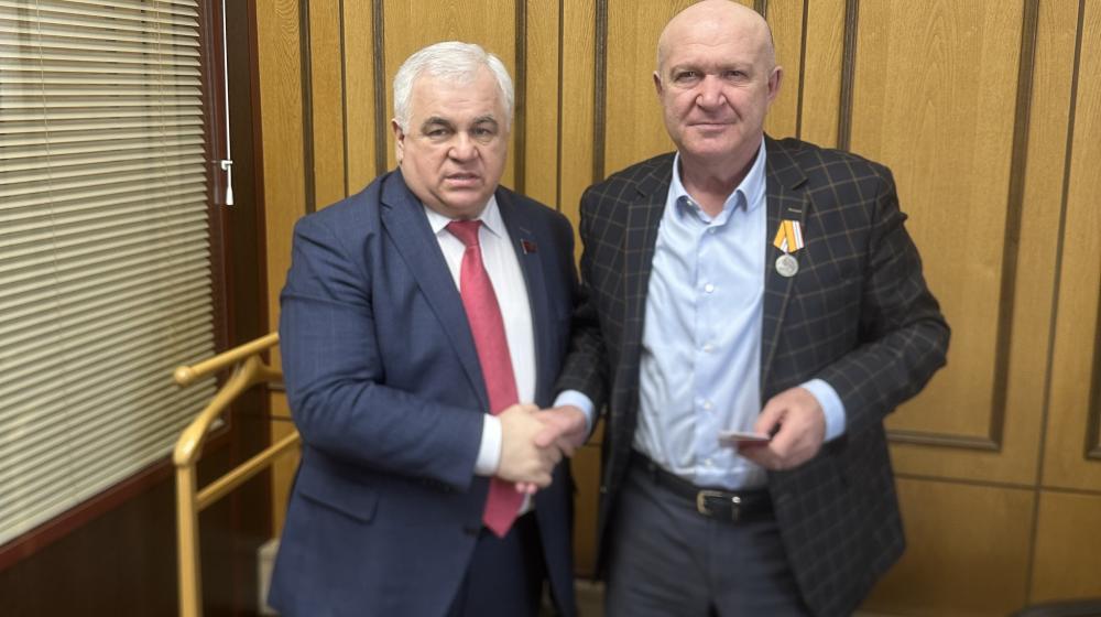Анатолий Бифов награжден ведомственной наградой Минобороны России