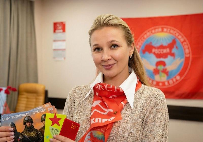 От Екатеринбурга до передовой: «Надежда России» передаст бойцам 400 детских писем и иван-чай
