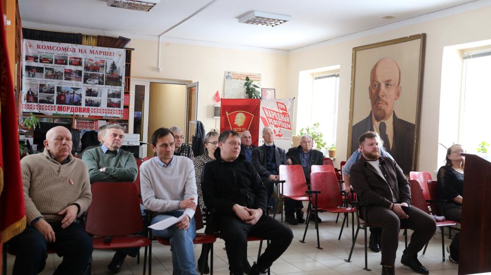Мордовия. В Саранске прошло торжественное собрание в честь Дня Красной Армии