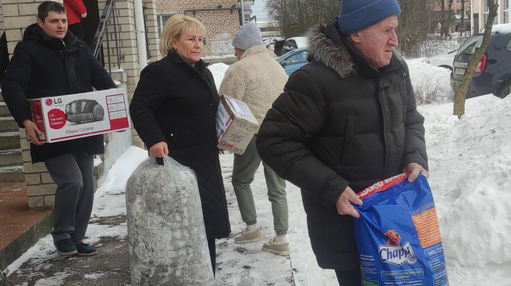 Новгородские коммунисты отправляют очередной конвой в зону СВО