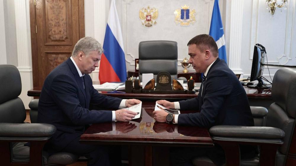 Айрат Гибатдинов представил губернатору Ульяновской области Алексею Русских отчет о своей работе