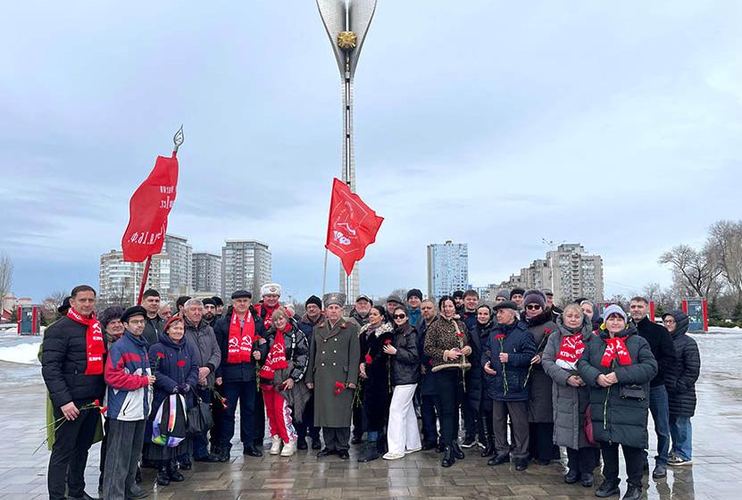 Вечная слава воинам-красноармейцам! Ростовские коммунисты почтили память освободителей Ростова-на-Дону
