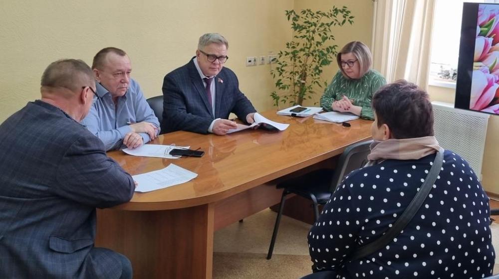 Руководитель фракции КПРФ в Мособлдуме Александр Наумов провел прием жителей Ленинского городского округа