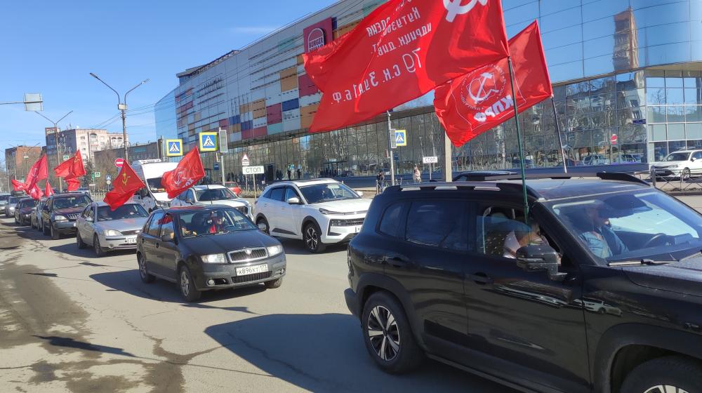 Новгородские коммунисты завершили автопробегами акции к 35-летию проведения Всесоюзного референдума о сохранении СССР