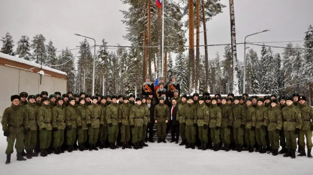 Депутат Госдумы от КПРФ Владислав Егоров поддержал нижегородских выпускников-пограничников, подчеркнув важность их роли в защите страны