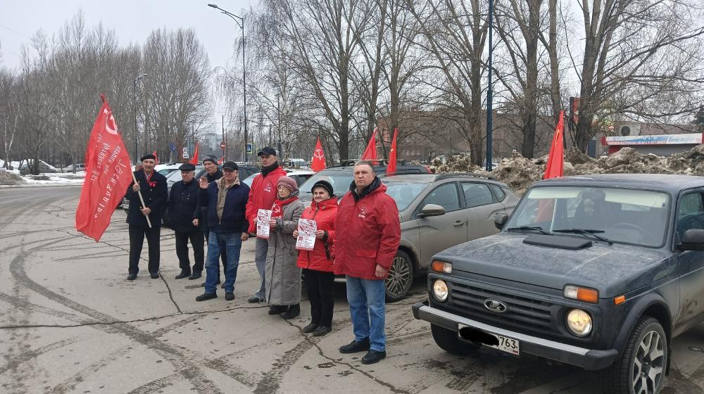 Самарская область. Крупнейшие города региона приняли участие во Всероссийском патриотическом автопробеге «Красные крылья Победы»