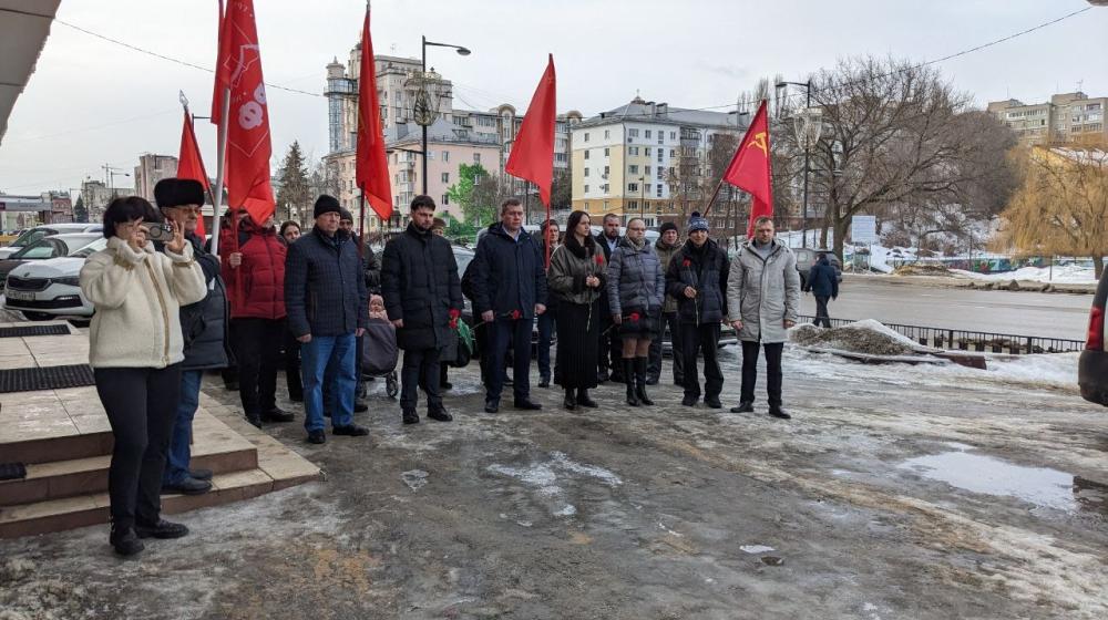 Липецкая область. Красные гвоздики – Сталину