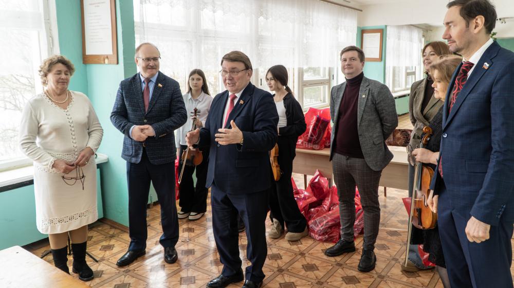 Н.Н. Иванов посетил пункт временного размещения в Троснянском районе Орловской области