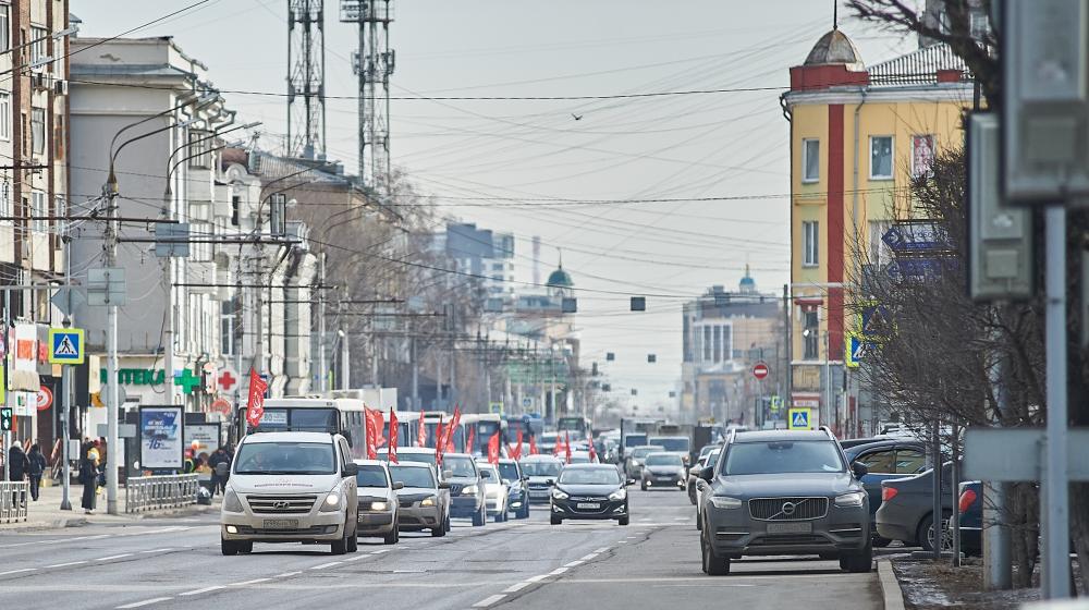 «Красные крылья Победы» над Енисеем: красноярские коммунисты почтили память о выборе советского народа
