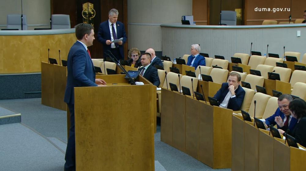 Госдума в первом чтении отклонила приоритетный законопроект фракции КПРФ, запрещающий устанавливать базовый оклад ниже МРОТ