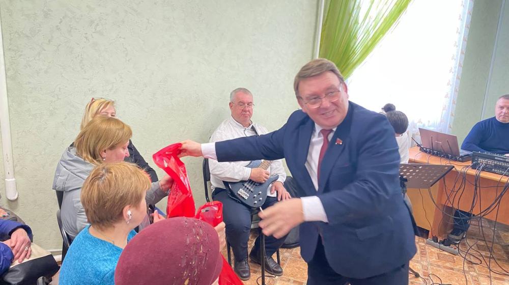 Н.Н. Иванов принял участие в праздничном концерте в Фатежскм районе